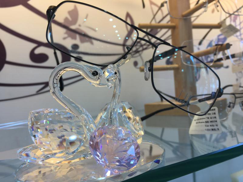 好镜架+好镜片就是一副合格的眼